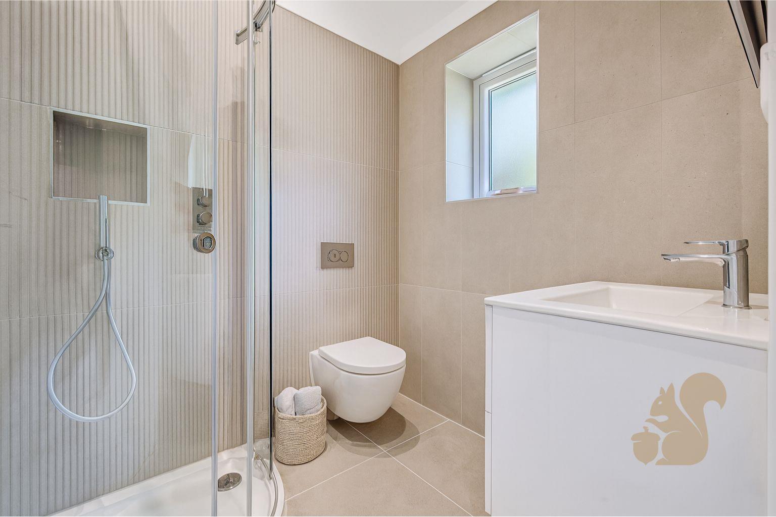 En Suite - Plot 2 The Meadows.jpg